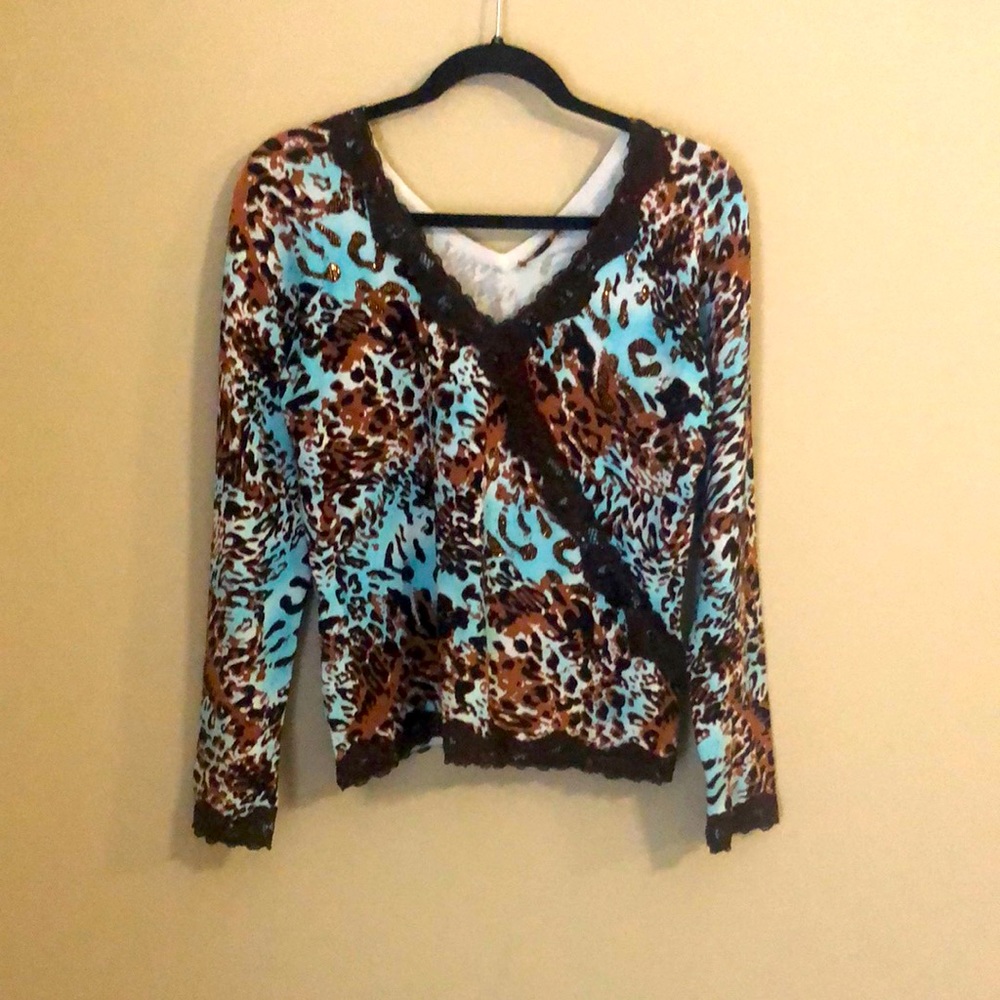 Woman’s Leopard Print Sweater!